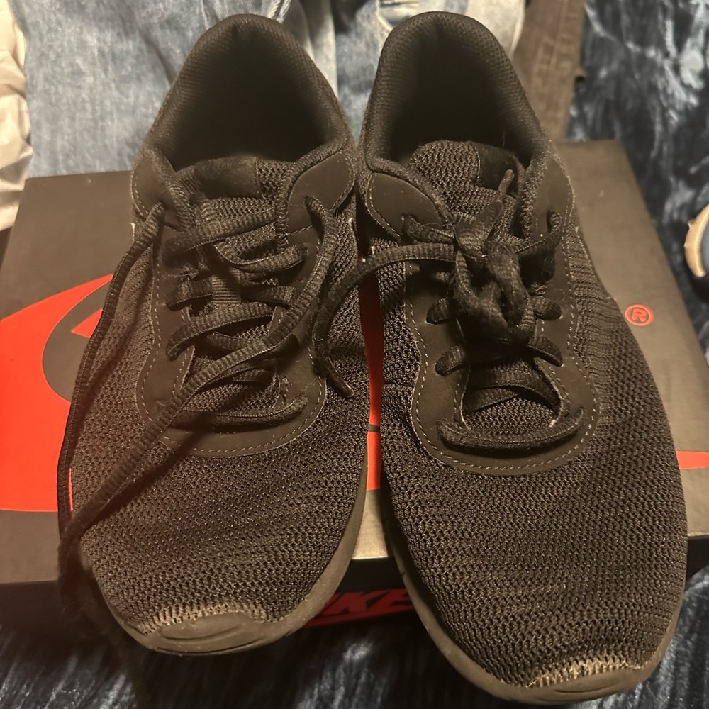 Nike’s worn - Picture 2 of 3